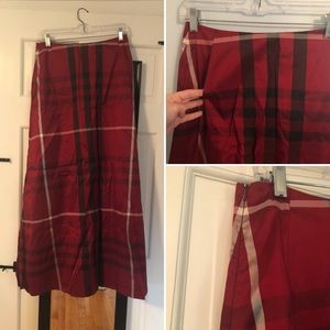 Burberry size 8 floor-length lined skirt